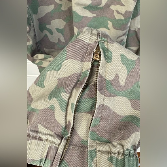 Lane Bryant women’s camo stretch waist ankle zip jogger pant. Size 26. - Picture 5 of 7